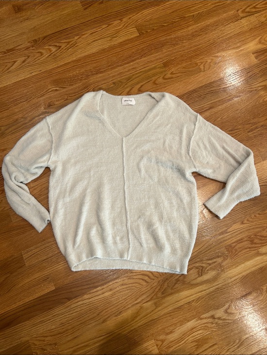 Wilfred Sweaters - Wilfred Free silver cream V-Neck slouchy oversized drop shoulder Sweater large